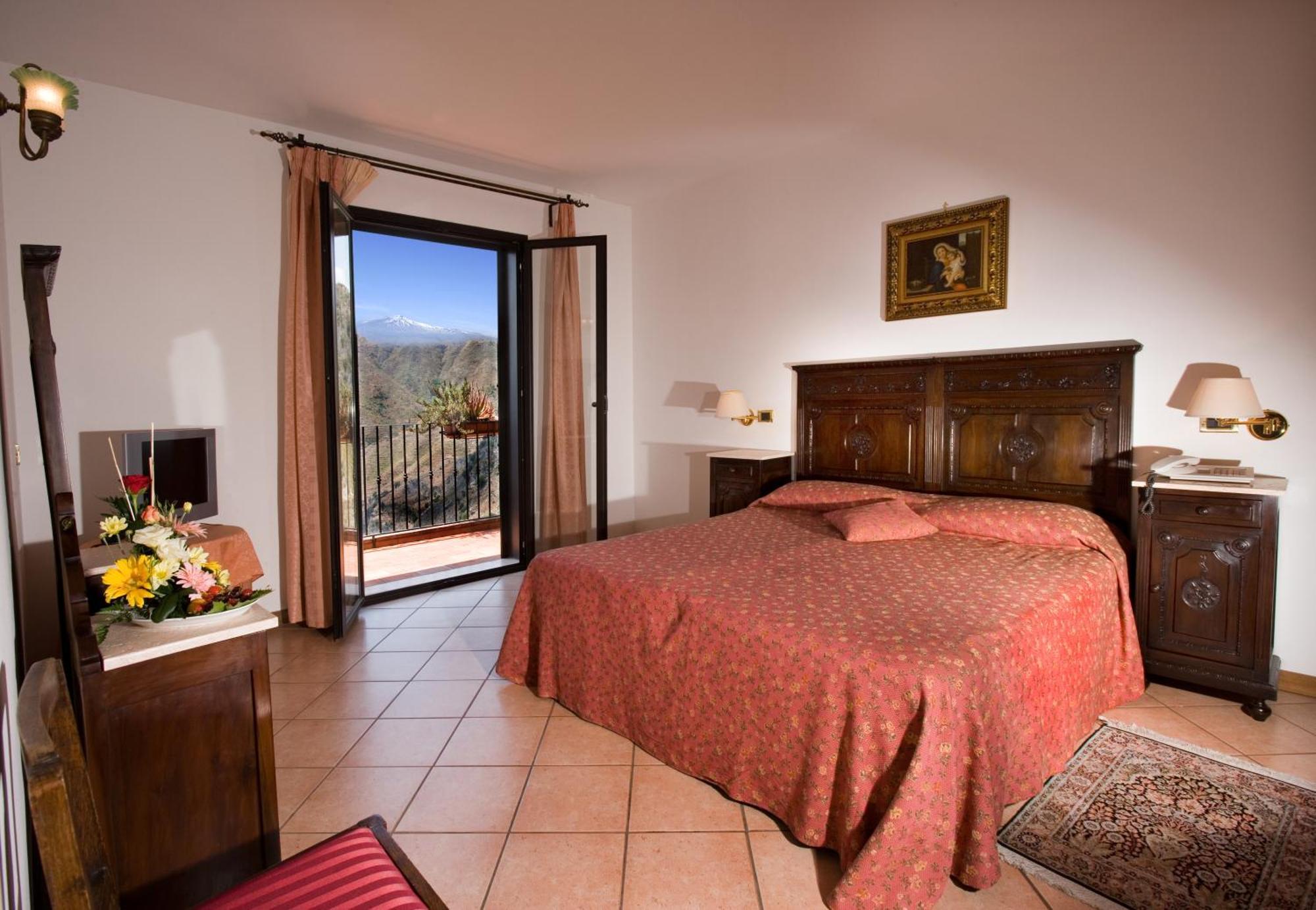 Superior Double or Twin Room Mountain View